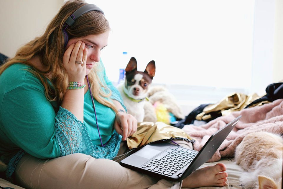 person looking at the computer looking puzzled
A lot of the time when we go online to Google what certain disabilities are, the information we come across is based on the medical model of disability.